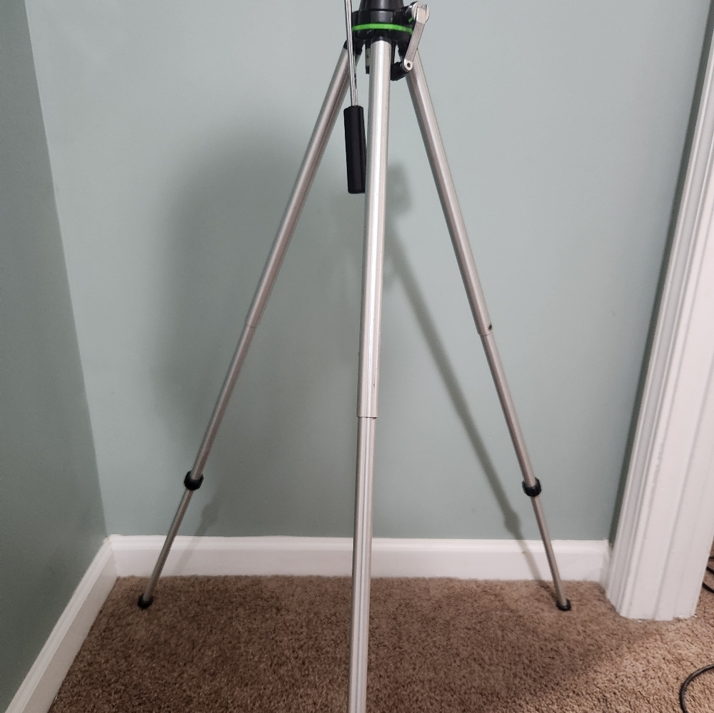 Focal Tripod Adjustable Camera Stand 20-08-39. Max Lenght 39"